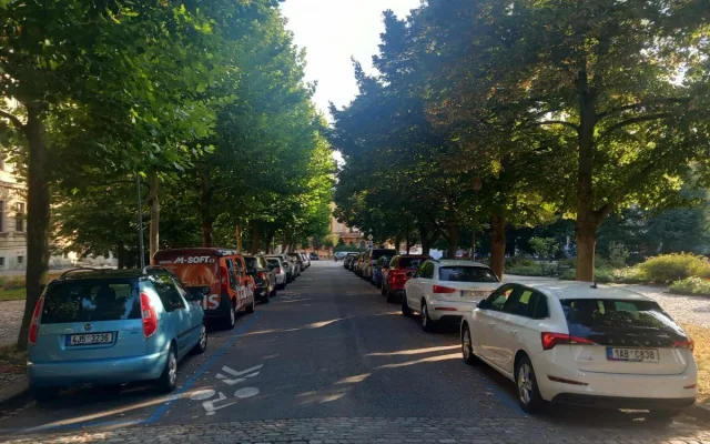 FOTO: Mamataxi po prázdninách opět vyjela do ulic a doprava v Jihlavě kolabuje