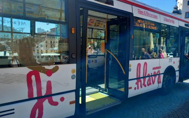 FOTO: Do ulic vyjela dokumentární Ji.hlava, program pro mladé bude delší