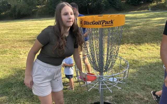 FOTO: V Jihlavě jsme si zahráli disgolf s čtenáři. O dobrou zábavu nebyla nouze
