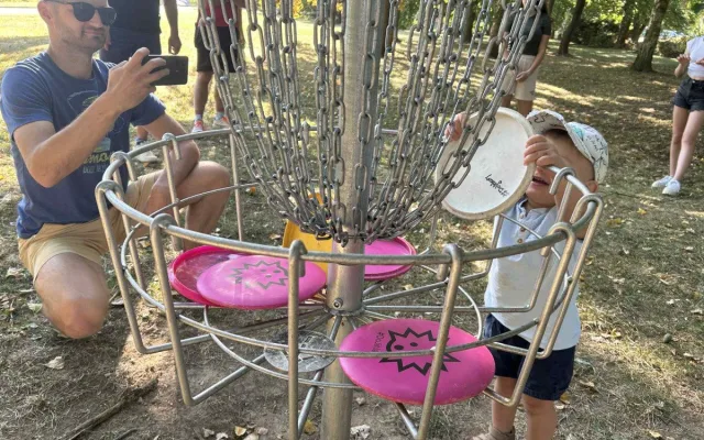 FOTO: V Jihlavě jsme si zahráli disgolf s čtenáři. O dobrou zábavu nebyla nouze