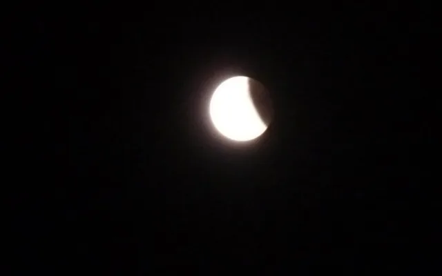 FOTO: Výjimečná událost. Zatmění měsíce v noci na dnešek fotili i lidé na Vysočině