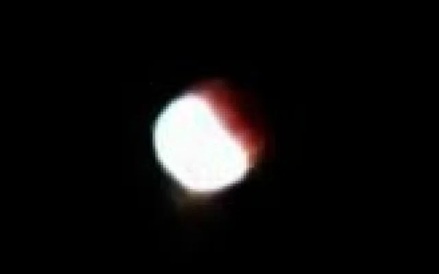 FOTO: Výjimečná událost. Zatmění měsíce v noci na dnešek fotili i lidé na Vysočině