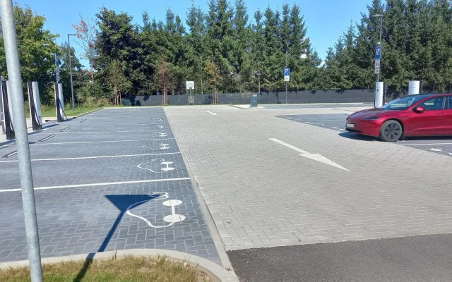 FOTO: Dělníci pracují na obchvatu Rytířska. Za měsíc a půl tam mají jezdit auta