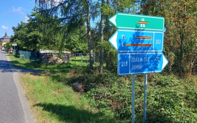 FOTO: Dělníci pracují na obchvatu Rytířska. Za měsíc a půl tam mají jezdit auta