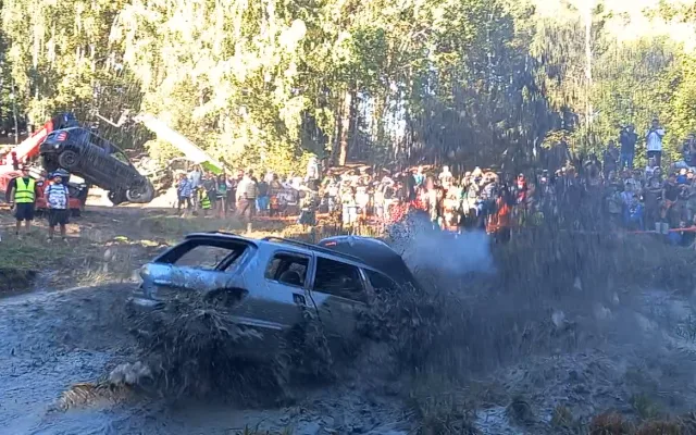 VIDEO: Na Pístovských mokřadech vystřelovali lidi do bažiny, pak skákala i auta