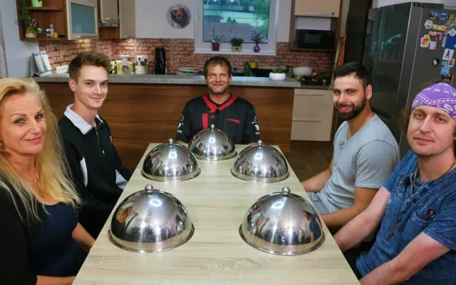 FOTO: Pavel Dorotka se vrací na televizí obrazovky. Dnes bude vařit v Prostřeno