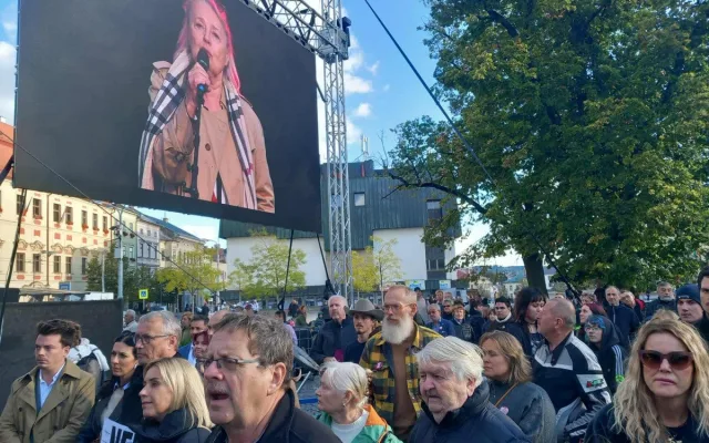 V Jihlavě lidé říkají „ne“ komunistům. Stále je velká naděje, sdělila Vašáryová