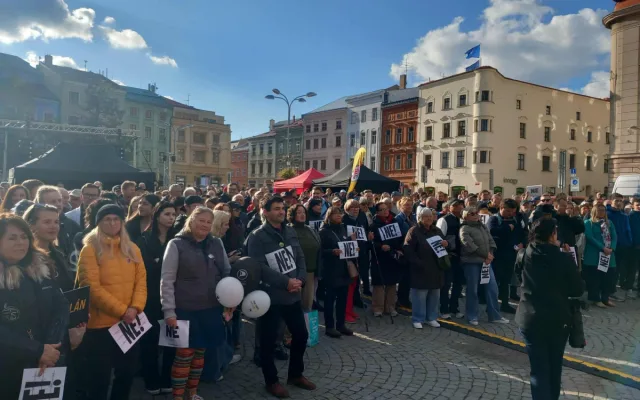 V Jihlavě lidé říkají „ne“ komunistům. Stále je velká naděje, sdělila Vašáryová