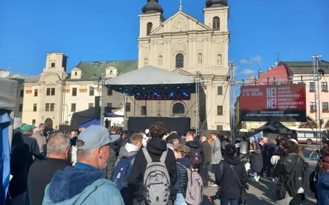 V Jihlavě lidé říkají „ne“ komunistům. Stále je velká naděje, sdělila Vašáryová