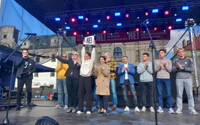 V Jihlavě lidé říkají „ne“ komunistům. Stále je velká naděje, sdělila Vašáryová