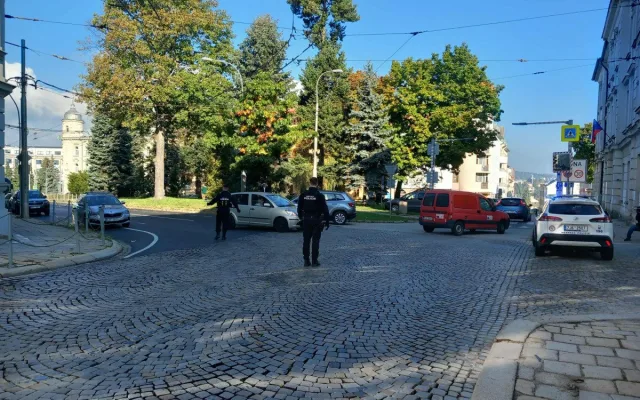 Aktuálně z Jihlavy: Žáci a učitelé ze ZŠ Křížová jsou evakuováni kvůli bombě