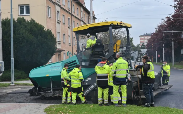 VIDEO: Ulice kolem jihlavské nemocnice mají nový asfalt a jsou opět bez uzavírek