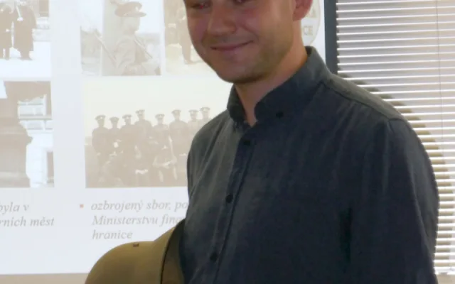 FOTO: V Lukách se vyprávělo o konci první republiky, lidé viděli i dobové uniformy