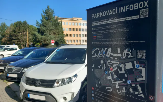 Parkování v Jihlavě XIX: Při vyzvednutí zásilky se parkování platit nemusí