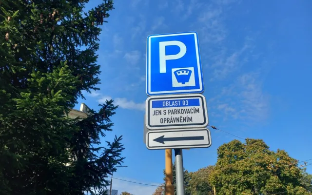 Parkování v Jihlavě XIX: Při vyzvednutí zásilky se parkování platit nemusí