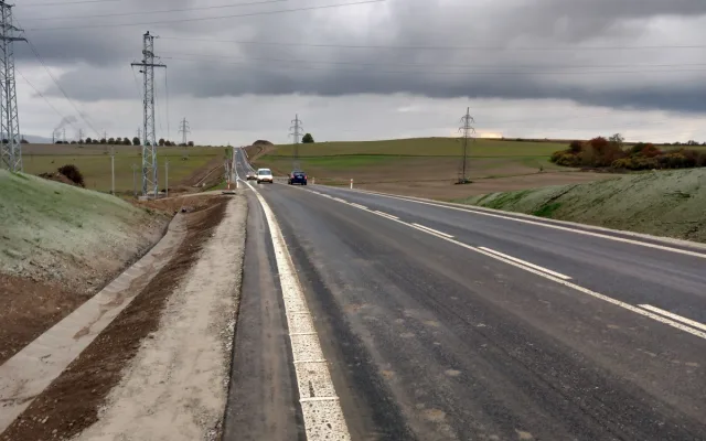 FOTO: Jihovýchodní obchvat Jihlavy se otevírá, řidiči ho mohou využívat v celé délce