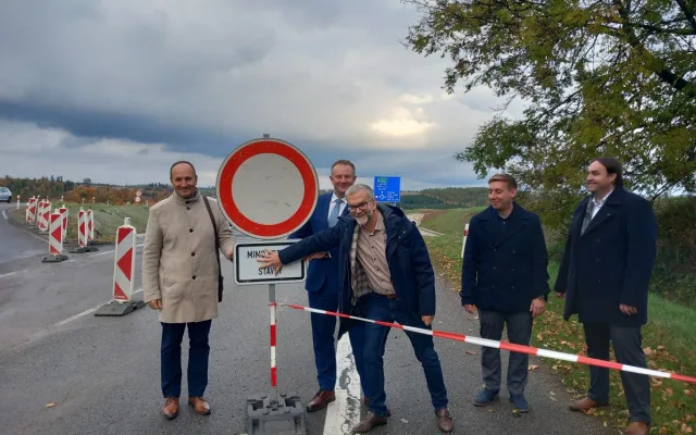 FOTO: Jihovýchodní obchvat Jihlavy se otevírá, řidiči ho mohou využívat v celé délce