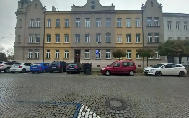 Parkování v Jihlavě XX: U Štefánikova náměstí se měnila pravidla