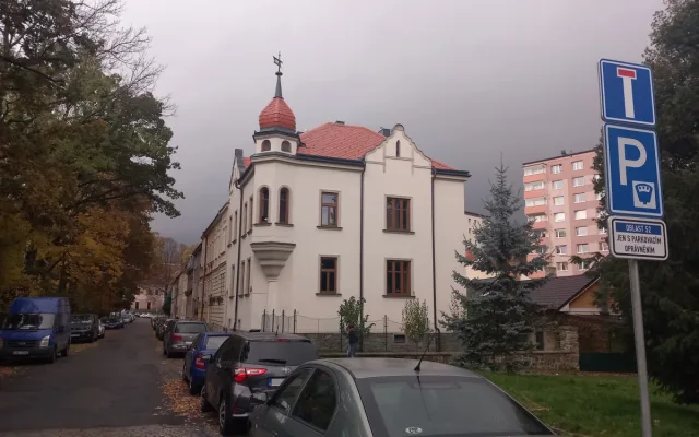 Parkování v Jihlavě XX: U Štefánikova náměstí se měnila pravidla