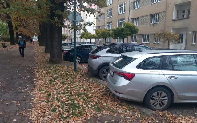 Parkování v Jihlavě XX: U Štefánikova náměstí se měnila pravidla