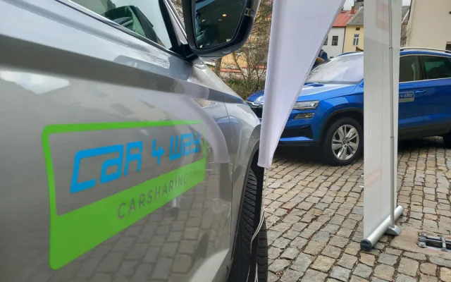 VIDEO: Půjčit si v Jihlavě sdílené auto je jednoduché a za parkování se neplatí