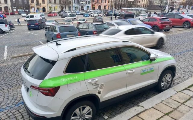 VIDEO: Půjčit si v Jihlavě sdílené auto je jednoduché a za parkování se neplatí