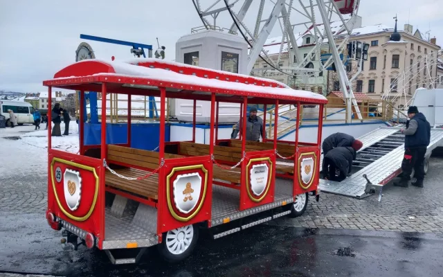 Přípravy na zahájení adventu v Jihlavě jdou do finále. Podívejte se na náměstí