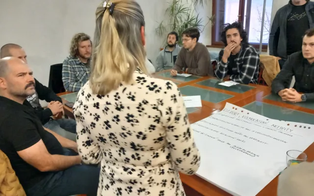 Policisté v centru, chodníky i veřejné osvětlení. Jihlavané řekli, co jim chybí