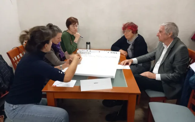 Policisté v centru, chodníky i veřejné osvětlení. Jihlavané řekli, co jim chybí