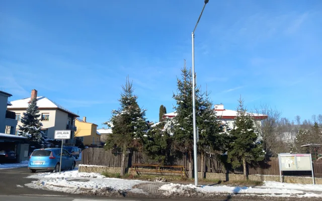 FOTO: V Heleníně je nové osvětlení, úsekové měření bude od léta a to v obou směrech