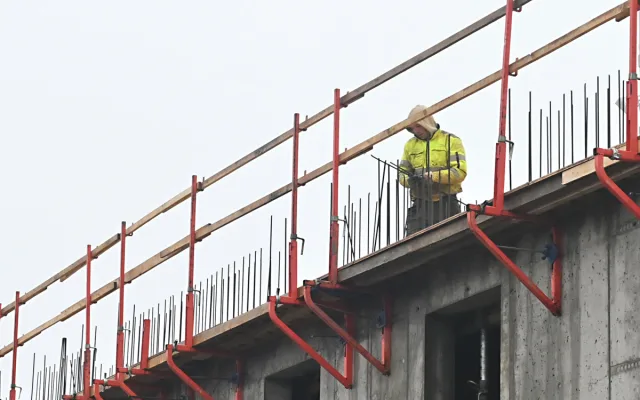 FOTO: Dokončení stavby vysokoškolských kolejí v Jihlavě je posunuté na březen 2027
