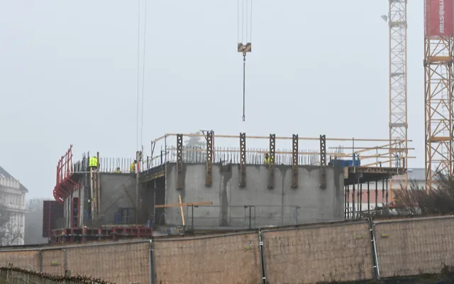 FOTO: Dokončení stavby vysokoškolských kolejí v Jihlavě je posunuté na březen 2027