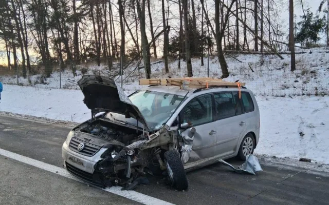 FOTO: Kritické ráno na dálnici D1, auta na Vysočině bourala v obou směrech