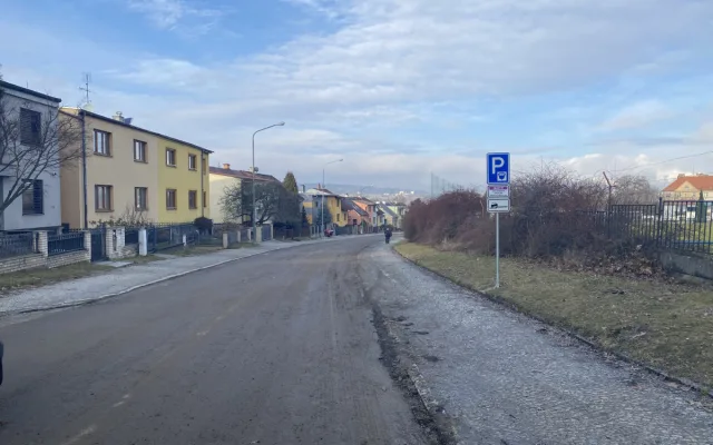 FOTO: Rošického ulice připomíná tankodrom. Město připravilo nový projekt a čeká na jaro