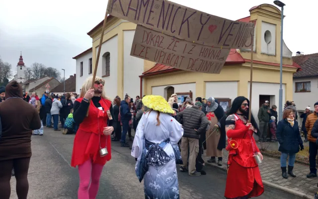 VIDEO: V Kamenici se vrátili o tisíce let zpátky. Tradiční masopust skvěle bavil