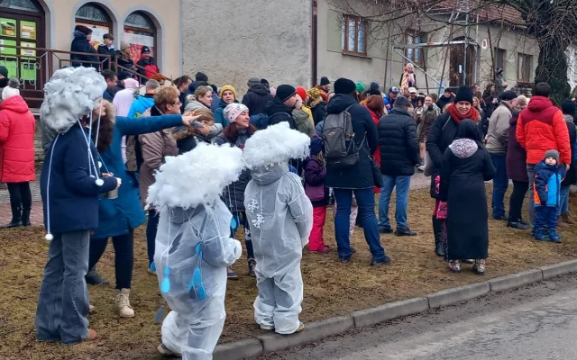 VIDEO: V Kamenici se vrátili o tisíce let zpátky. Tradiční masopust skvěle bavil