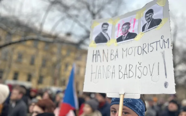 ON-LINE: V místnosti je lev. V Jihlavě přišly podpořit prezidenta stovky lidí