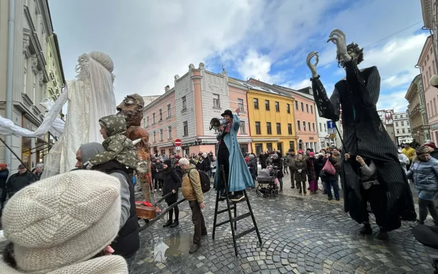 FOTO + VIDEO: Jihlavské ulice žijí Masopustním průvodem, zapojily se desítky masek