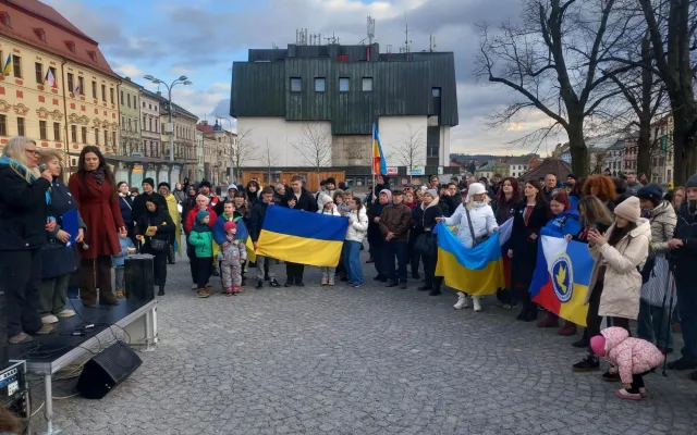 ON-LINE: „Stojíme za Ukrajinou“. Jihlava si dnes připomíná začátek války