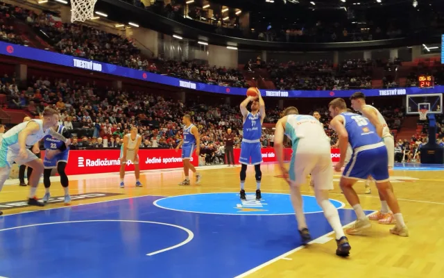 Jihlava české reprezentaci štěstí nepřinesla, se Slovinskem prohrála 84:86