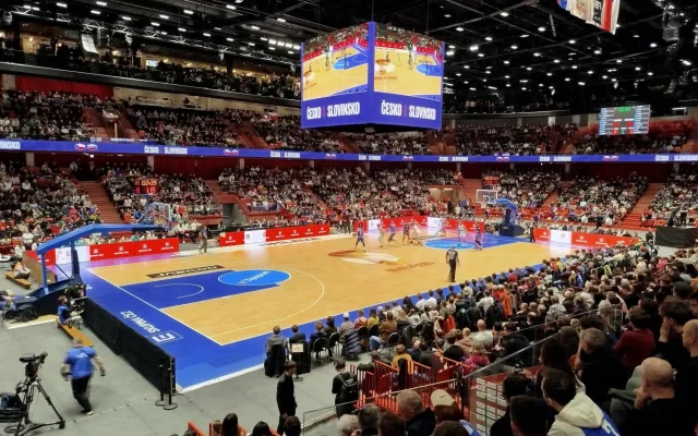 Jihlava české reprezentaci štěstí nepřinesla, se Slovinskem prohrála 84:86