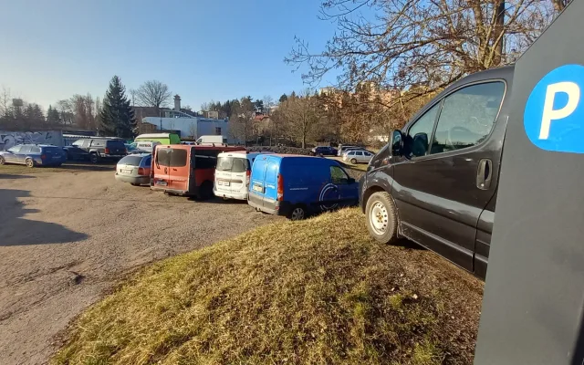 Parkování v Jihlavě XXVIII: U železničního viaduktu vznikne velké parkoviště P+R