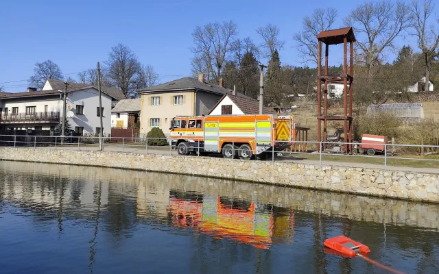 Rozsáhlý požár lesa u Věžničky. Foto: Poskytl JSDH Jihlava