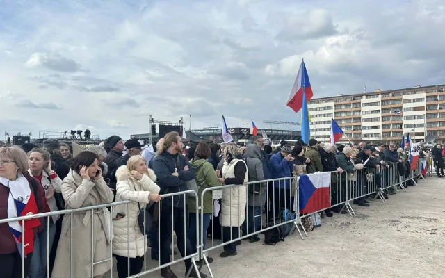 Protivládní demonstrace Milionu chvilek zaplnila Letnou, dorazily desítky tisíc lidí