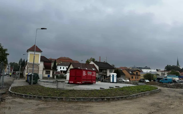 Nové parkoviště v Třešti, foto z výstavby v roce 2025