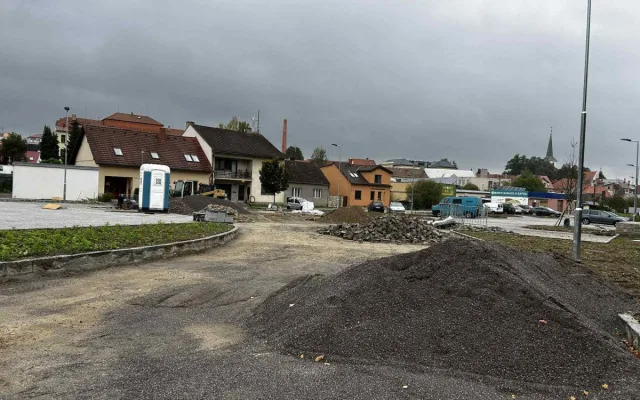 Nové parkoviště v Třešti, foto z výstavby v roce 2025