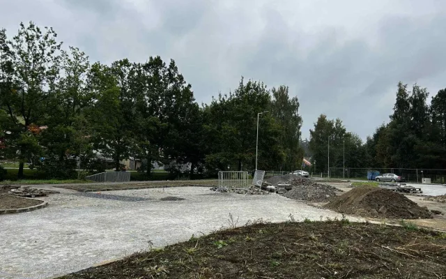 Nové parkoviště v Třešti, foto z výstavby v roce 2025