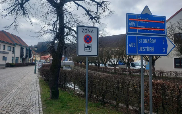 FOTO: Brtnice odříznutá od světa. Zavřené jsou trasy na Třebíč, Luka i Panskou Lhotu