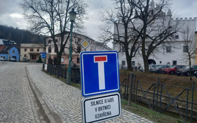 FOTO: Brtnice odříznutá od světa. Zavřené jsou trasy na Třebíč, Luka i Panskou Lhotu