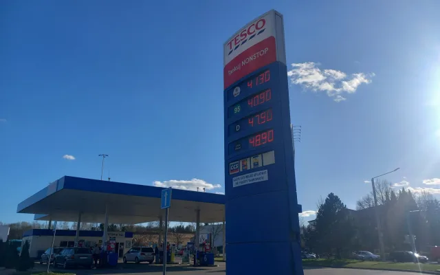 FOTO: Zastropováno, ale ne levněji: Ceny paliv v Jihlavě dnes neklesly